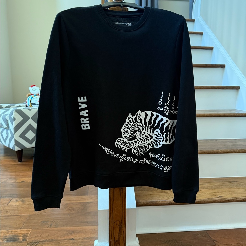 Blind Rooster Sweat Shirt Sz Med $20